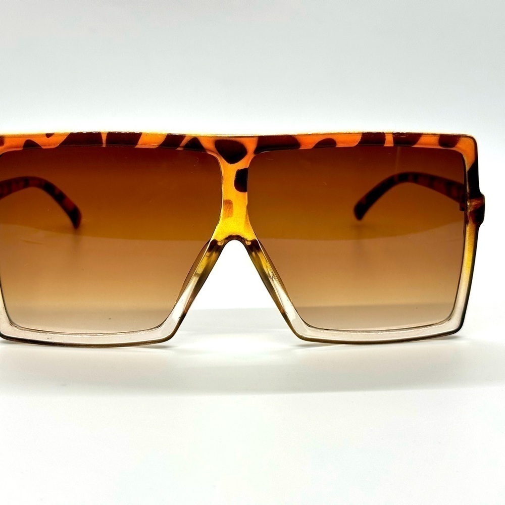 Oversized Women Shades - Picture 1 of 1